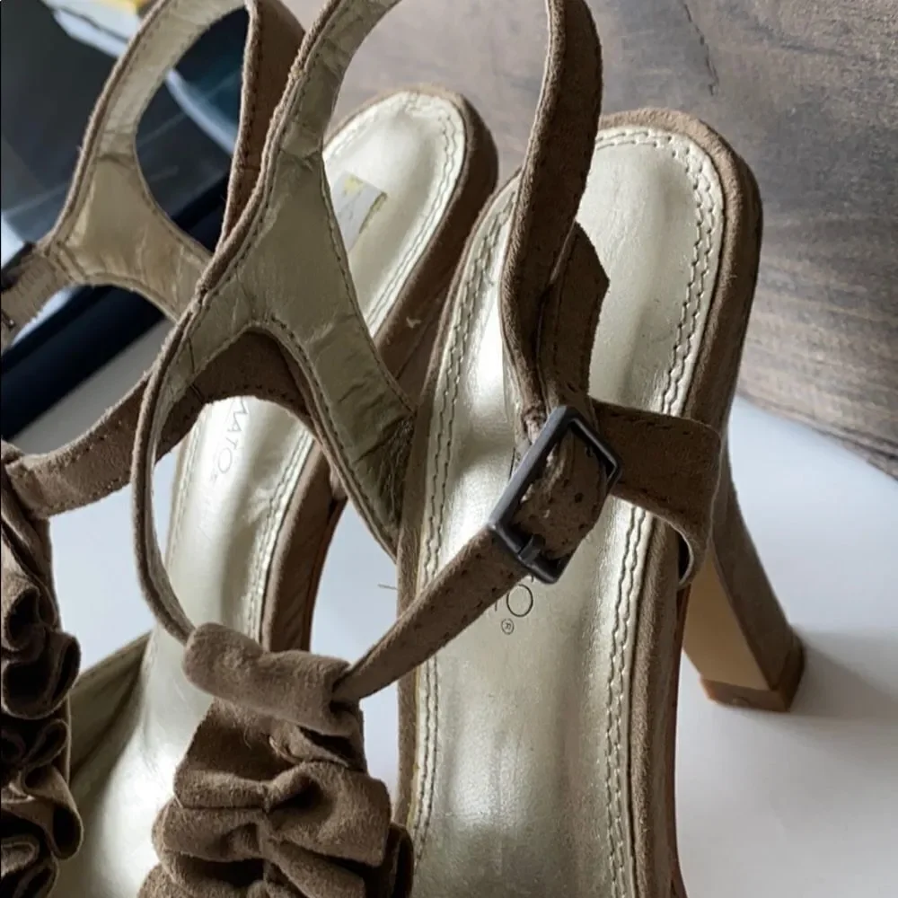 💙Hot Tomato Rylie Suede Look‎ Platform Heel Beige 6